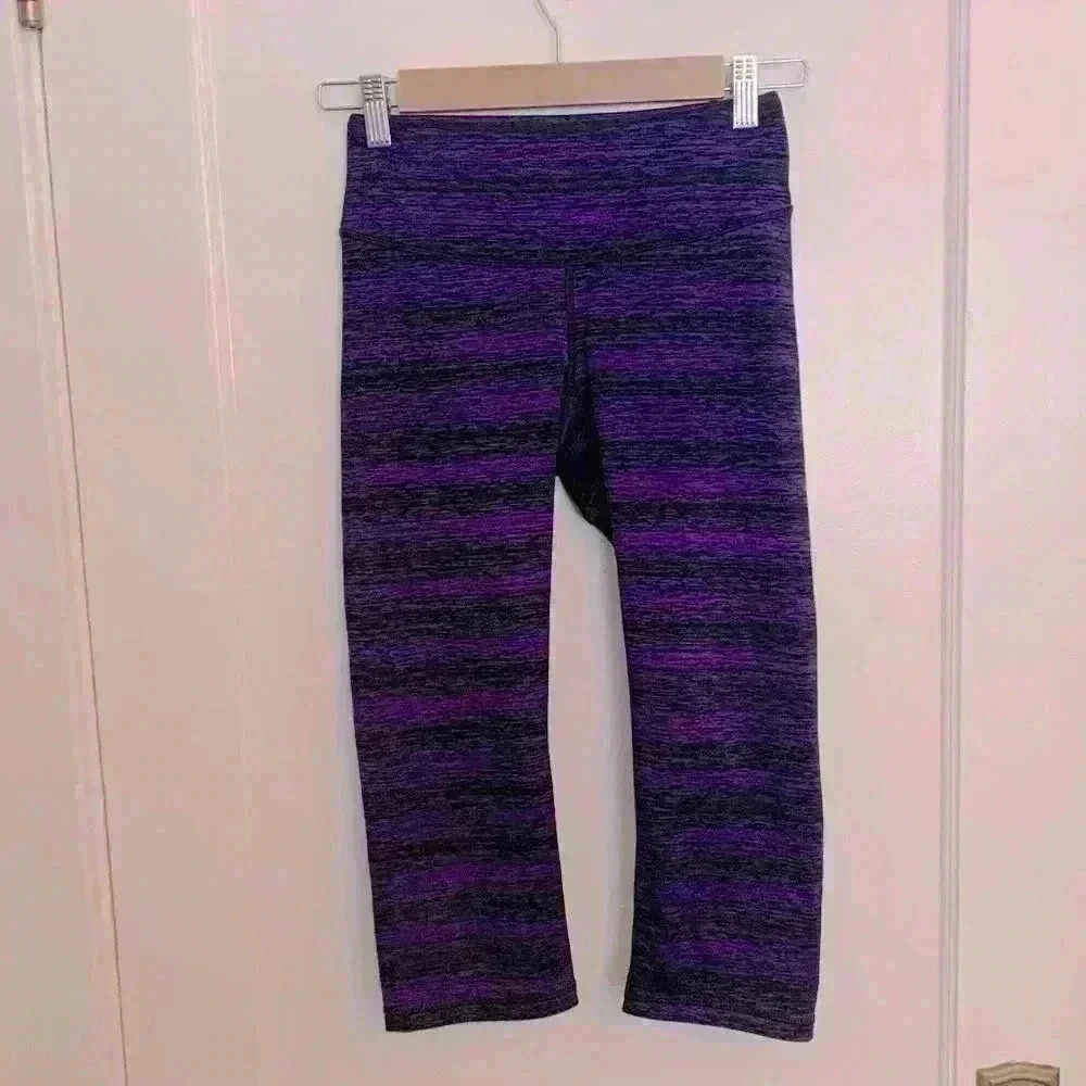 Lucy womens Capri leggings purple and black striped, size XS